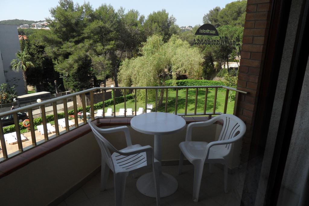 Aparthotel Las Mariposas Lloret de Mar Oda fotoğraf